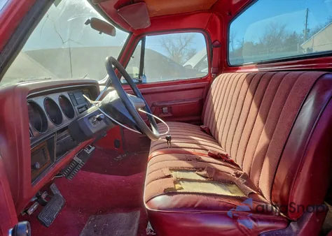 1988 Dodge D-Series D100 z USA, uszkodzony, nr VIN 1B7FD04Y8JS637478